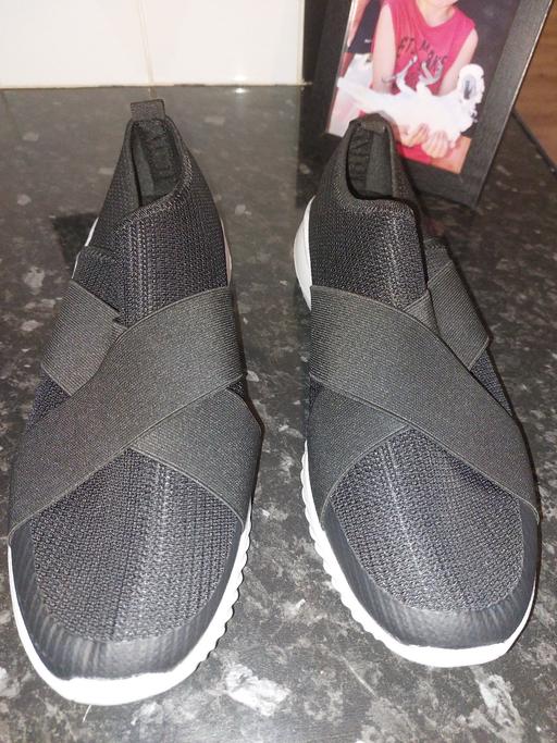 Buy & Sell Essex Basildon - Photos for Kurt geiger canvas slip on shoes