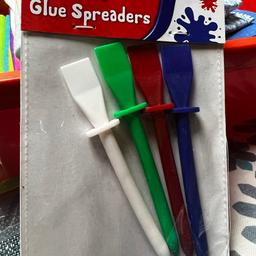 Pack of four glue spreaders. Collection B44