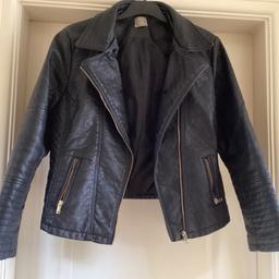 Ladies short leather jacket in black good condition