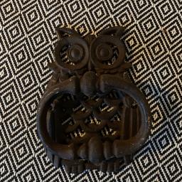 Owl design 

Door knocker

Never used, it’s been in storage and needs a new home

Approx 7 x 5 inches