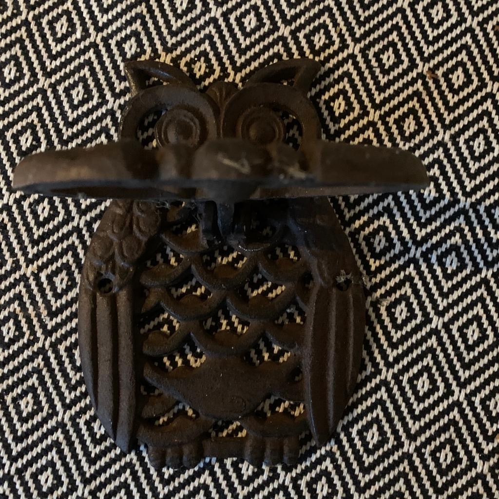 Owl design

Door knocker

Never used, it’s been in storage and needs a new home

Approx 7 x 5 inches