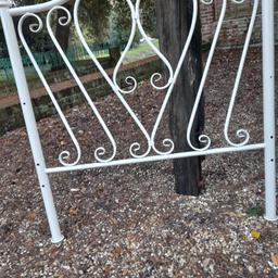 A nice victorian style single bed metal headboard measuring 39 inches wide by 41 inches high by 3 inches deep. Can deliver for fuel costs. 07786--012316 George