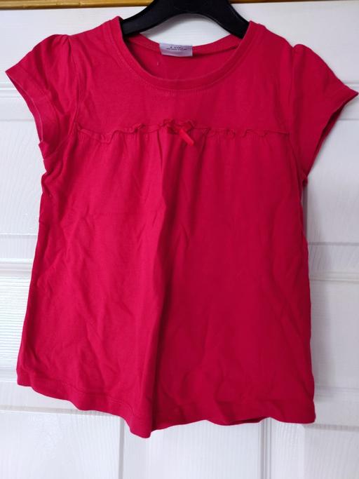 Buy & Sell Leicestershire Charnwood - Photos for Girls red top size 4-5 years