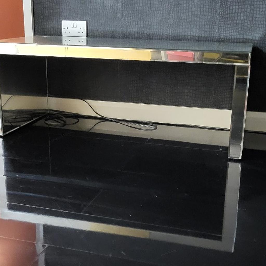 Mirror table has a few cracks however can be easily masked depending how you display it paid over £200 originally