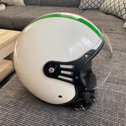 Roller-Helm
Marke VINZ Trafori
Gr. XS-XL /Italien
Fast neu nur einmal kurz getragen
