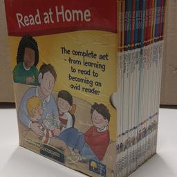 Biff, Chip & Kipper Read At Home Level 1-5 Oxford Reading Tree boxed set of 30 Books.