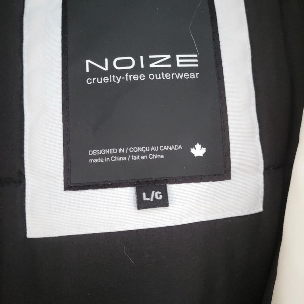Noize Cruelty-Free Outerwear White  Coat Size L

Noize Outerwear is a vegan, cruelty-free manufacturer. A stylish winter coat designed in Canada for harsh winters to stay warm.

Only worn once. Like new.

Thanks for watching. Please see my others items.