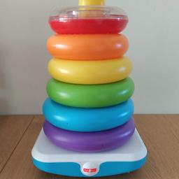 Fisher-Price Gigantische Farbring Pyramide, Stapelspielzeug mit Ringen für Babys und Kleinkinder, mit minimalen Gebrauchsspuren. Versand möglich.