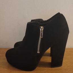 Black heeled ankle boot with Zip from New Look
Size 3
Only worn twice so still in good condition