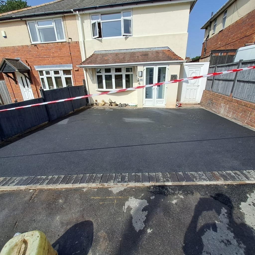 A beautiful driveway can add value to your home, making it more attractive and easier to sell. First impressions count. For a free no obligation quote please call T & D Resurfacing Ltd on 07933 342435