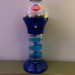 Bubble gum machine. The twisty knob is broken but you can still turn it to get the gum out (with or without a penny).
Originally bought from Selfridges for £15!
Gum included.