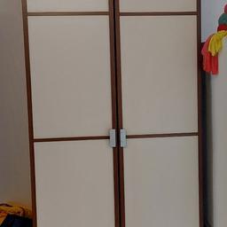 Ikea Kasten in gutem Zustand mit 5 Einlegeböden und 1 Korb zum Ausziehen
B 80cm
T 61 cm (Tür mit eingerechnet, nur Korpus 58 cm)
H 236 cm
