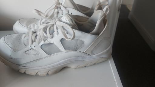 Buy & Sell Kent Medway - Kent - Photos for Nike Air trainers