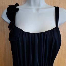 Per Una Black Evening/Cocktail/Party Dress
Maxi Dress
Diamante Detail to Waistband
One Sleeve strap with ruche detail
Size 18R
Great for Christmas Party
Concealed Side Zip
