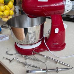 Cake/dough stand mixer .Used once in very god condition . Can b seen working  . Selling £15.