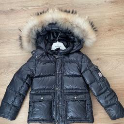 Boys navy blue moncler coat age 5 years

Small pull on inside of arm but can’t notice when on (please see photo)

Collection or local delivery