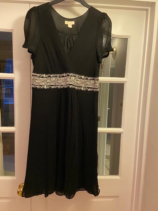 Buy & Sell Surrey Guildford - Photos for Ladies Size 14 Monsoon Silk Elegant Dress