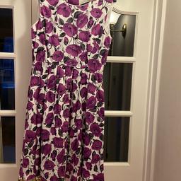 Ladies Size 14 Oasis Fully Lined Dress with a Belt Around the Waist
Dress Is Purple, White & Black as shown In Photos
The Dress at the front has a round neck, the back of the dress has a v back & the dress has a side zip
Dress Is in good condition & only selling due to weight change
The Dress Length measures 39Inches from the shoulder seam to the bottom of the dress
Material: Dress & Lining 100% Cotton
Reduced now to £15.00
Plus postage of £4.79 using Royal Mail Track & Trace & a signature Is required upon delivery.