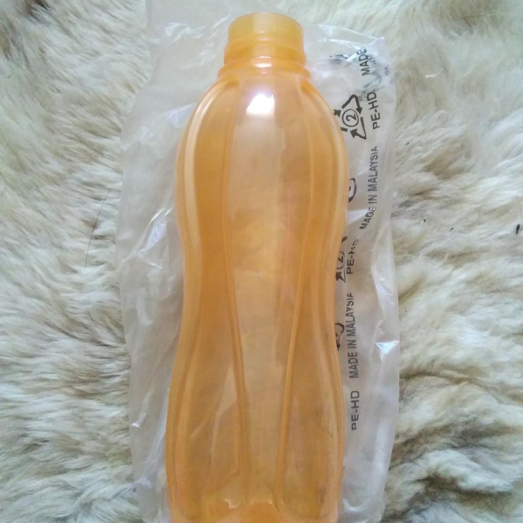 Trinkflasche von Tupperware

Serie Eco Fresh

Inhalt 500ml

Farbe orange

Nie genutzt.

Versand ist gegen Aufpreis mögliche.
Hierbei handelt es sich um einen Privatverkauf. Jedes Gewährleistungs- und / oder Rückgaberecht sind ausgeschlossen.