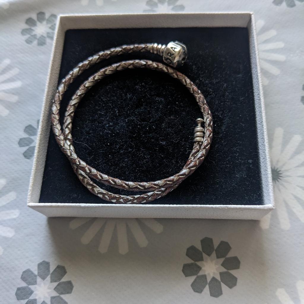 double woven leather bracelet Pandora original. size small
34cm