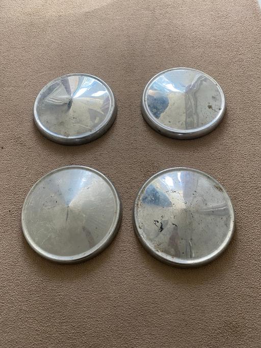 Vehicles Hampshire Basingstoke and Deane - Photos for 4 x original MK1 Escort hub caps