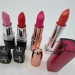 New 4 x Lipsticks
Maybelline 137 Sunset Blush
Makeup Revolution rose gold case Girls Best Friend pink
2 x Vivien Kondor 36 Seduction & 27 Sheer Pink