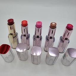Brand New
5 x L'Oréal Caresse Lipsticks
12 fiery & sassy
11 Fuchsia & fiery
505 creamy & lacy
10 candy & cherie
403 hypnotic red
all fullsize and brand new
collection from lingdale or post via 2nd class recorded delivery