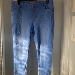 Lovely skinny jeans from denim co , with button up size 18