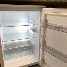 Electra free standing fridge like new only 18months old cost £150