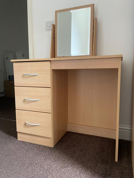 Buy & Sell Cambridge Heath East London - Photos for Dressing table and mirror