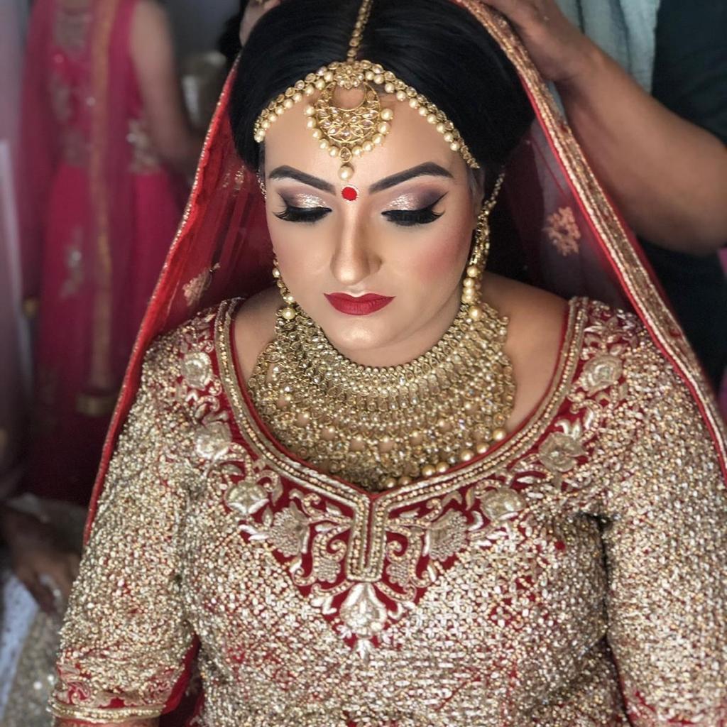 Mobile mua and hair stylist and hijab stylist

With 10 years of experience in the beauty industry .
Please check my work on my social media page @khushhbeauty

Price starts FROM £25

To book please contact me on 07583631972