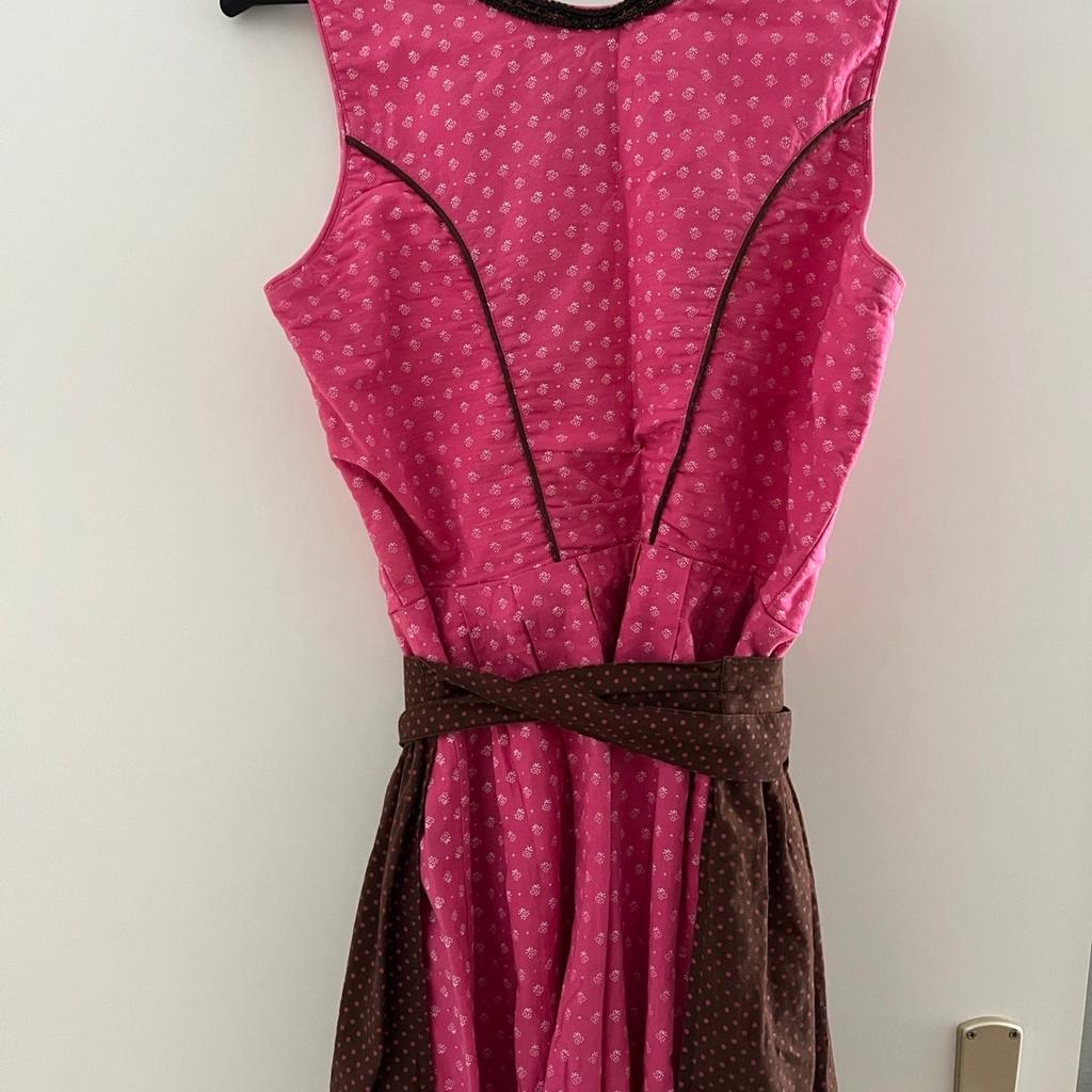 Kleid mit Schürze ( ohne Bluse)
Gr. 38/M
Marke Busserl Trachten