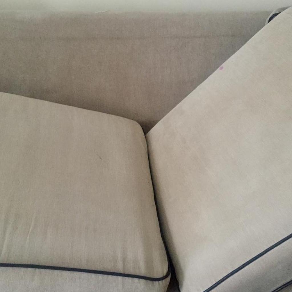 Good condition, signs of stains, L shape corner sofa. Can be used either side when you flip cushions. Back cushions have a few marks but sofa in good working condition. Pet/Smoke free home.
Collection from W3.
Delivery at the cost of the buyer within 4 miles.