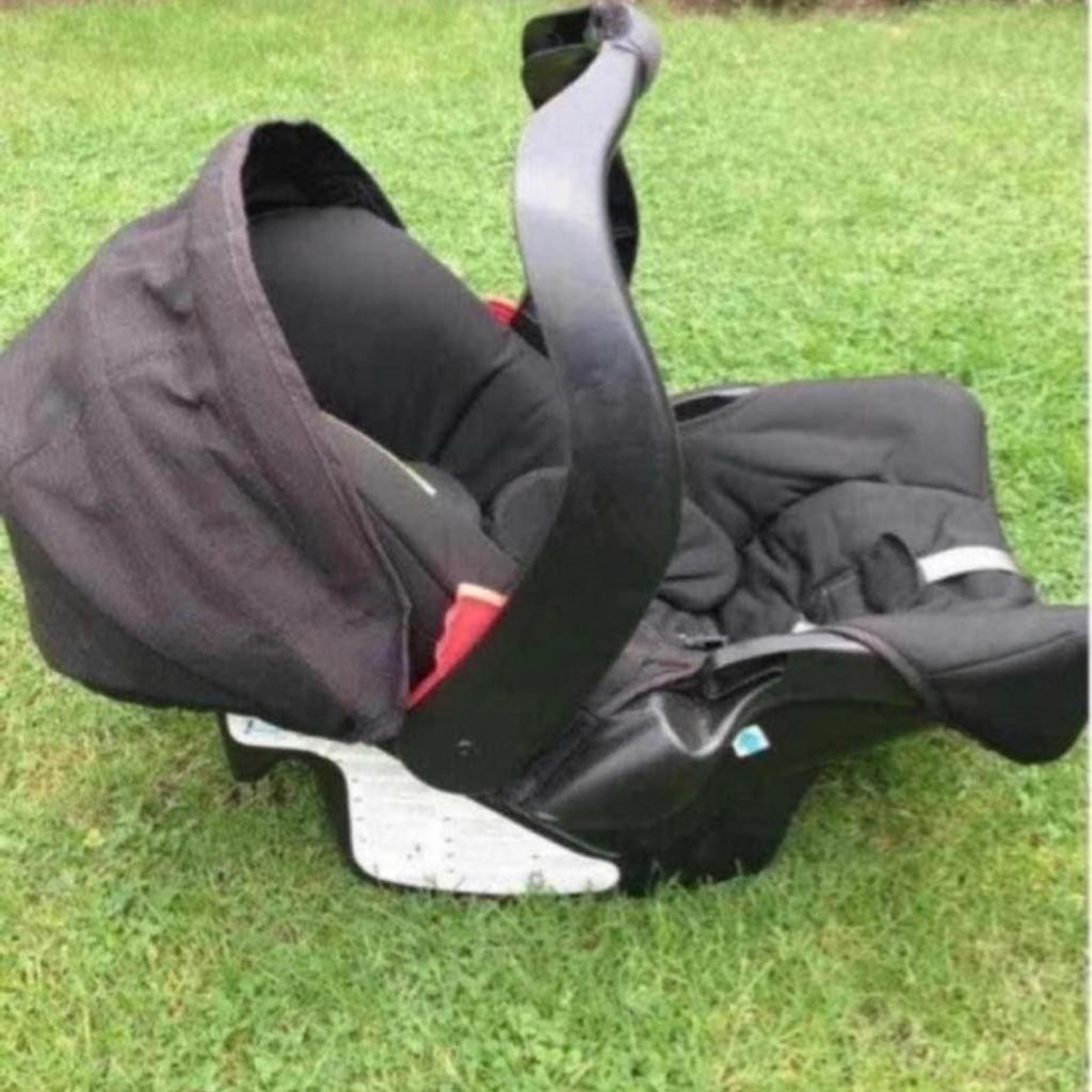Graco EVO trio pushchair, carrycot and car seat travel system also included, Parasol that attaches to pram
Base for car seat
Full instructions
Rain cover
Foot muff
Pram itself has slight scratches to bar at bottom of pram as seen in pictures
Collection only due to size etc of items
Further photos available