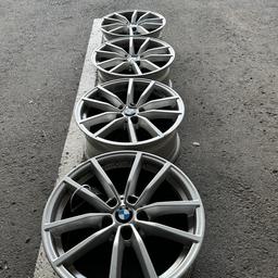 Verkaufe 4x BMW Original 17Zoll Alu Felgen
7 1/2 J x 17 225/50/17 Reifen waren oben.
Kann gerne jederzeit besichtigt werden.