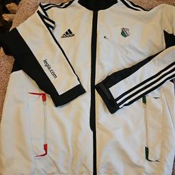 my son brought this from JD and never wore it , its a really nice tracksuit top . has a hood also offers welcome and I will post If postage is paid
