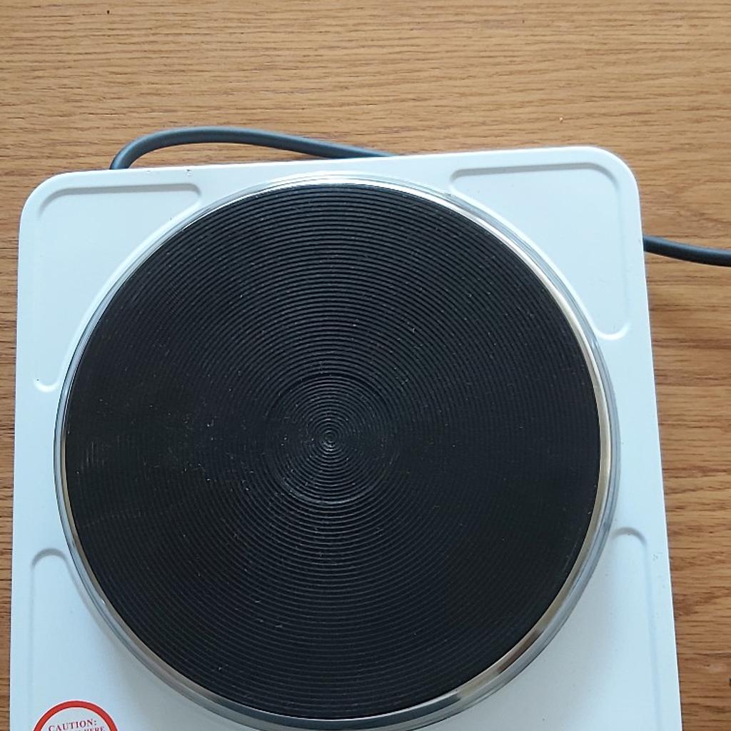 It works and looks perfect, only used it once to test it, 1500w single ring hob ,collection from little lever, bolton or if you buy afew more items on my list, i can deliver them on free of charge to 5miles radius from me, please see my other items, thank you