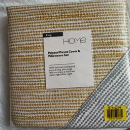 King size reversible quilt cover with pillowcases
Mustard/grey

Pick up only cash only Dovecot area
