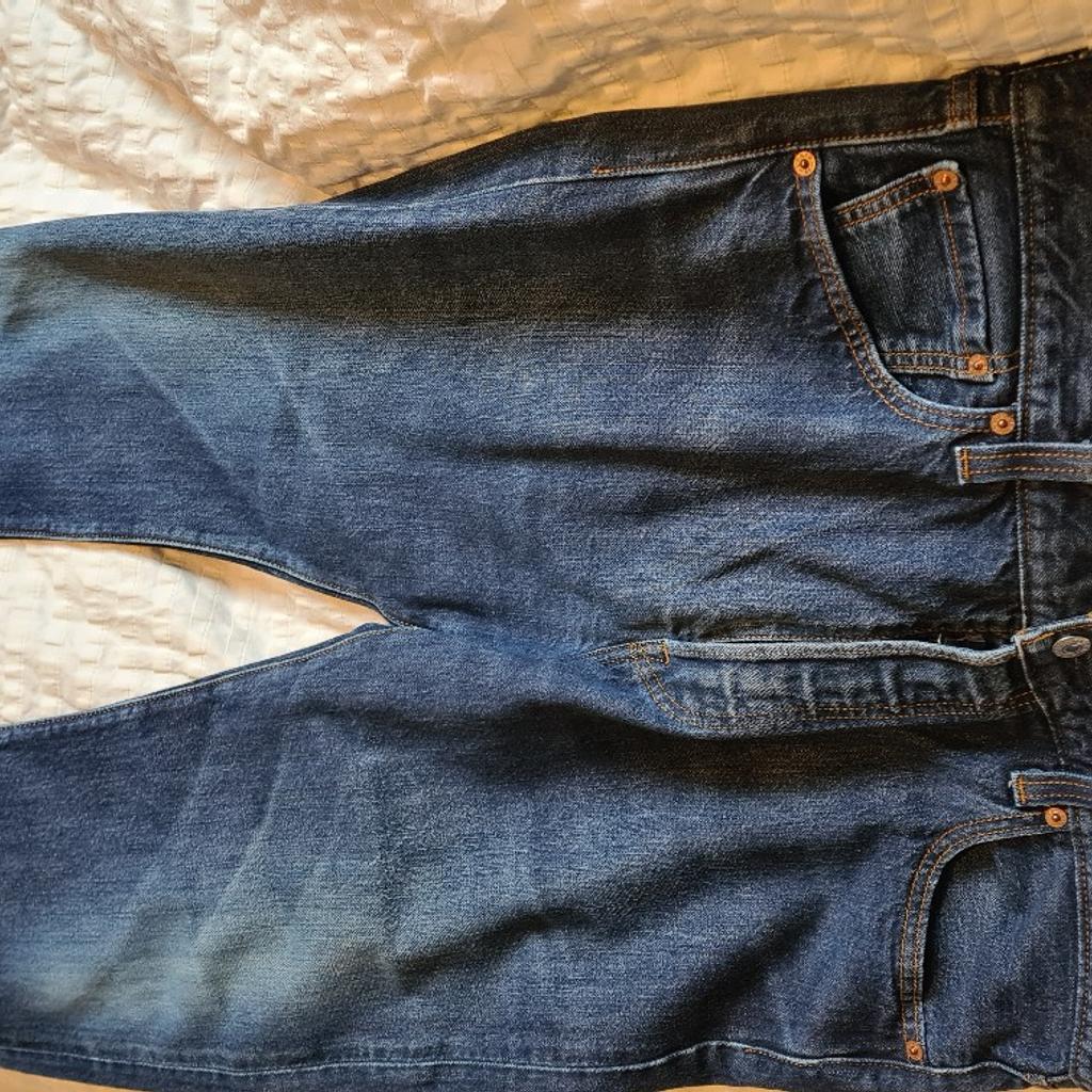 Levi's 501 men's jeans in fantastic condition. First to see will buy. Cash on collection or post at extra cost which is £4.55 Royal Mail 48hr tracked delivery.