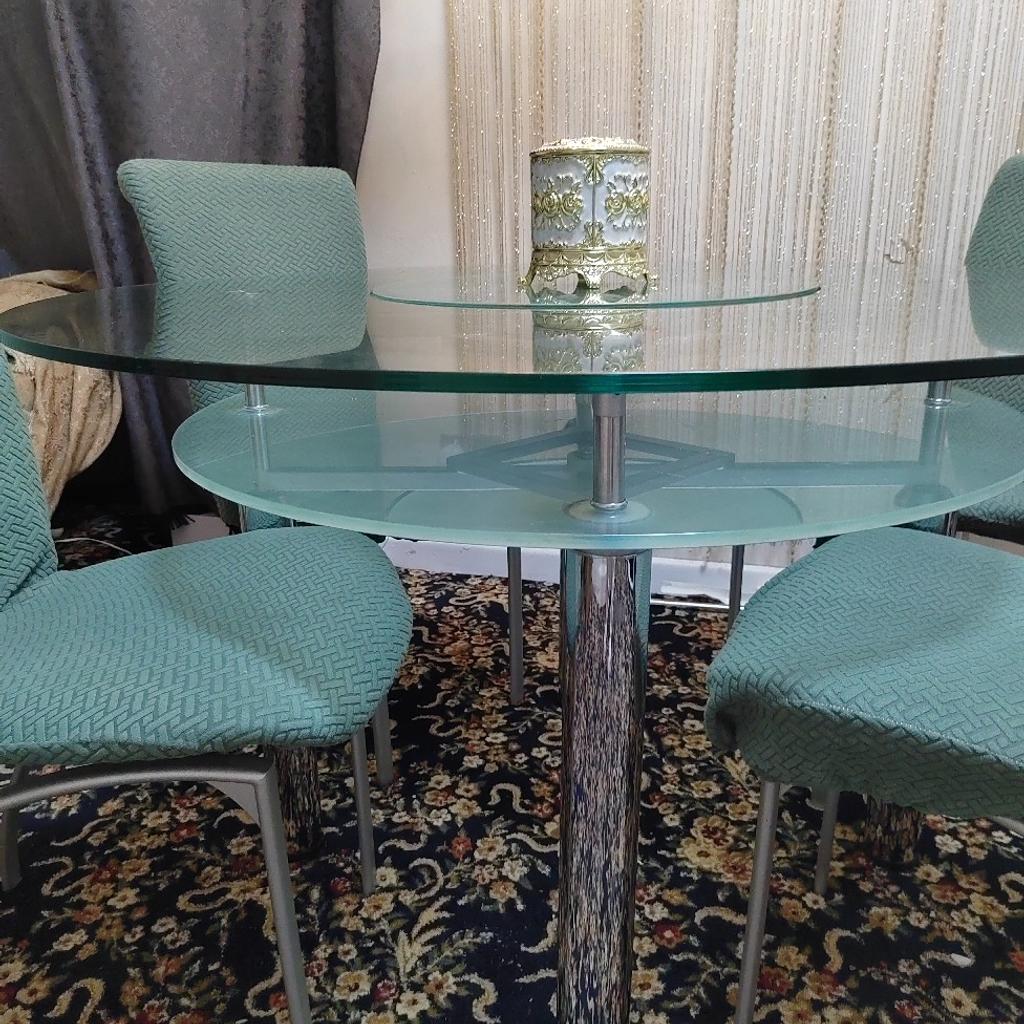 Round glass two layer dining table and 4 chairs it rotates in the middle of the table, chair covers are on the chairs, slight scratches on the table but not noticeable. Very heavy and strong table. Selling due to brought a bigger table.
Dismantled ready to go to a new home
Need quick sale, No Time Waister serious buyers.
Collection only
Reduced from £250 no Offers please