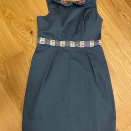 Petrolfarbenes, kurzes Kleid von Blutsgeschwister
Hinten geknöpft
Nie getragen

Neupreis: 120€