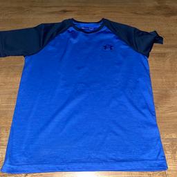Blue and navy round neck short sleeved under armour T-shirt medium smoke free home