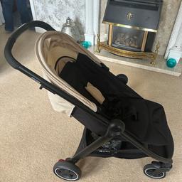 Lovely pushchair hardly been used was brought brand new for nanny’s house been well looked after has 2 rain covers as well as cosy toes great pushchair for the price and also fits in small boots I.E this pushchair went in fiat 500 boot ☺️
