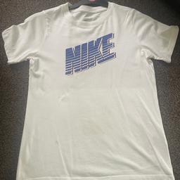 Hardly been used like new boys Nike t shirt. For collection and cash only.