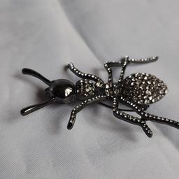 Stunning Zara Sparkly rhinestones sparkly Black ant brooch/ pin. 3"x 2 1/4"