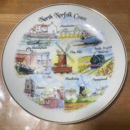 North Norfolk Coast Vintage plate 
In excellent condition
Please do look my other items
From a pet an smoke free home
Only collection
Peckham