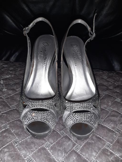 Buy & Sell West Midlands Dudley - Photos for Silver diamante platform shoes size 4