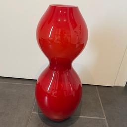 Verkaufe hochwertige Bodenvase von Leonardo in der Farbe rot
Höhe ca 40cm
Keine Gebrauchsspuren