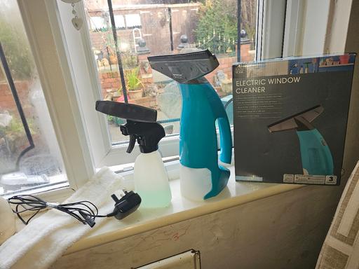 Buy & Sell Pensnett Dudley - Photos for ELECTRIC WINDOW CLEANER