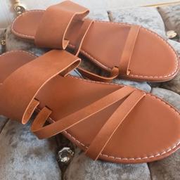 Ladies sandal size 9 flat no offer please only collection.